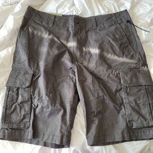 NWT Goodfellow and Co grey cargo shorts in size 36